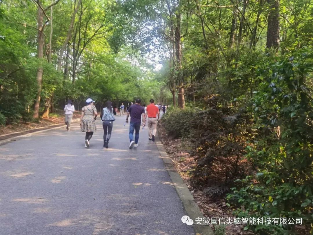 温暖相伴，，，携手奋进，，，，勇攀高峰(图5)
