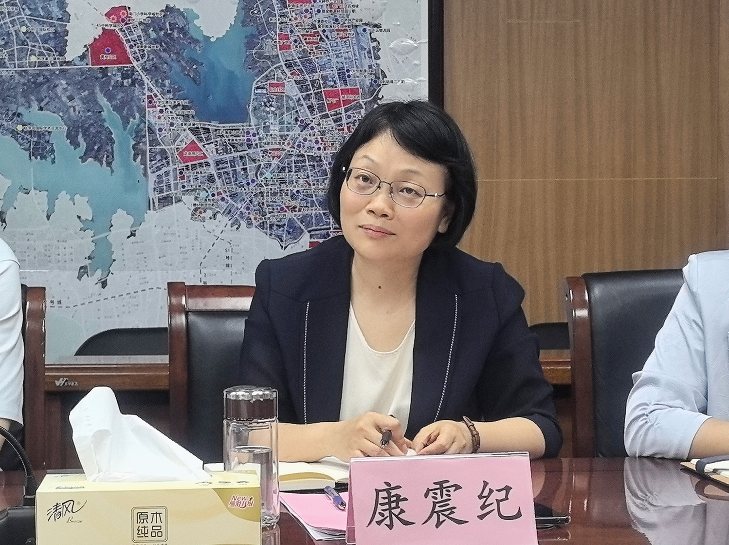 庐阳区与安徽Z6尊龙智能科技有限公司举行交流座谈会  共商合作发展(图2)